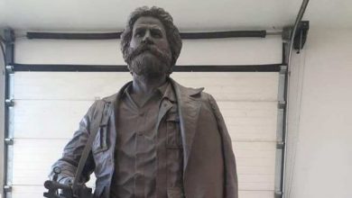 Shtatorja e Adem Jasharit, më në fund në Prishtinë (FOTO) Shtatorja e Adem Jasharit, më në fund në Prishtinë (FOTO)