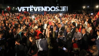 Festa e Pavarësisë/ Vetëvendosje marshim për Bashkim Kombëtar: Shqiptarët s’kanë luksin ta shohin 28 nëntorin si festë Festa e Pavarësisë/ Vetëvendosje marshim për Bashkim Kombëtar: Shqiptarët s’kanë luksin ta shohin 28 nëntorin si festë