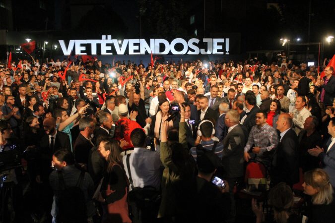 Festa e Pavarësisë/ Vetëvendosje marshim për Bashkim Kombëtar: Shqiptarët s’kanë luksin ta shohin 28 nëntorin si festë Festa e Pavarësisë/ Vetëvendosje marshim për Bashkim Kombëtar: Shqiptarët s’kanë luksin ta shohin 28 nëntorin si festë