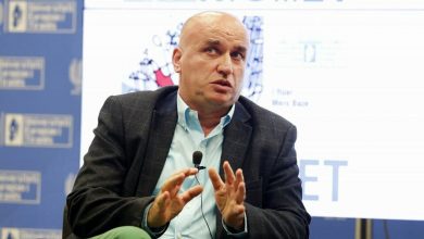 Baze: Si po digjet shansi historik për heqjen e kufirit Shqipëri-Kosovë. Rama nuk është “babai” i kombit Baze: Si po digjet shansi historik për heqjen e kufirit Shqipëri-Kosovë. Rama nuk është “babai” i kombit