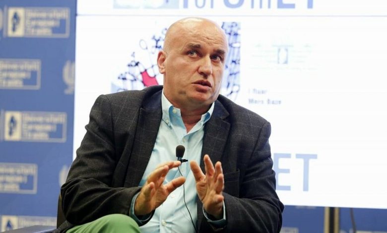Baze: Si po digjet shansi historik për heqjen e kufirit Shqipëri-Kosovë. Rama nuk është “babai” i kombit Baze: Si po digjet shansi historik për heqjen e kufirit Shqipëri-Kosovë. Rama nuk është “babai” i kombit