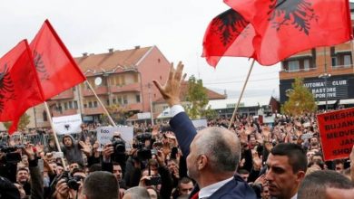 Ne dhe ata: Fërkimi i identiteteve të dy shteteve të shqiptarëve