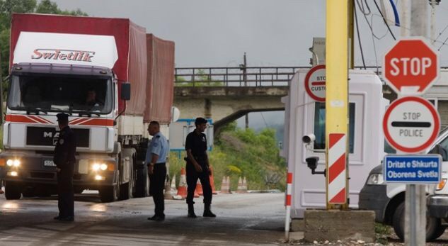 NYT: 1 vit pas taksës, “Vështirë se Albin Kurti do ta heqë atë” NYT: 1 vit pas taksës, “Vështirë se Albin Kurti do ta heqë atë”