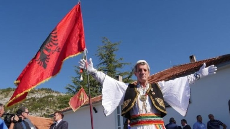 Gjesti human i shoqatës malazeze, i paguajnë gjobën Irfan Domnorit që u dënua për valëvitjen e flamurit shqiptar Gjesti human i shoqatës malazeze, i paguajnë gjobën Irfan Domnorit që u dënua për valëvitjen e flamurit shqiptar