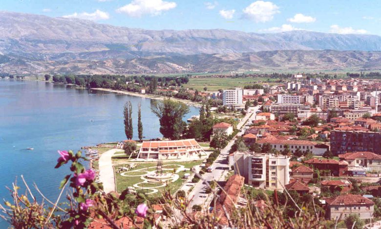 Turizmi pikiatë në Pogradec, mijëra nxënës anulojnë ekskursionet e sezonit Turizmi pikiatë në Pogradec, mijëra nxënës anulojnë ekskursionet e sezonit