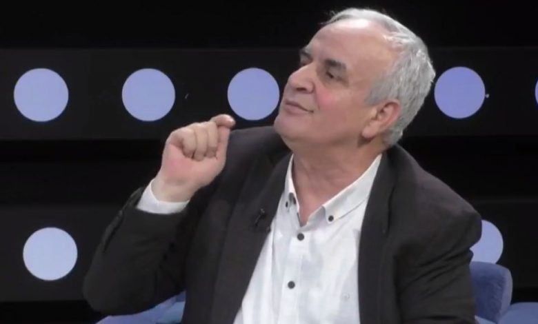 “Masakra e Krushës, e barabartë me atë të Vukovarit”, Nazarko: Kaseta duhet të ishte talizmani ynë, të shfaqej kudo! Bellanica meriton bust në mes të Prishtinës “Masakra e Krushës, e barabartë me atë të Vukovarit”, Nazarko: Kaseta duhet të ishte talizmani ynë, të shfaqej kudo! Bellanica meriton bust në mes të Prishtinës