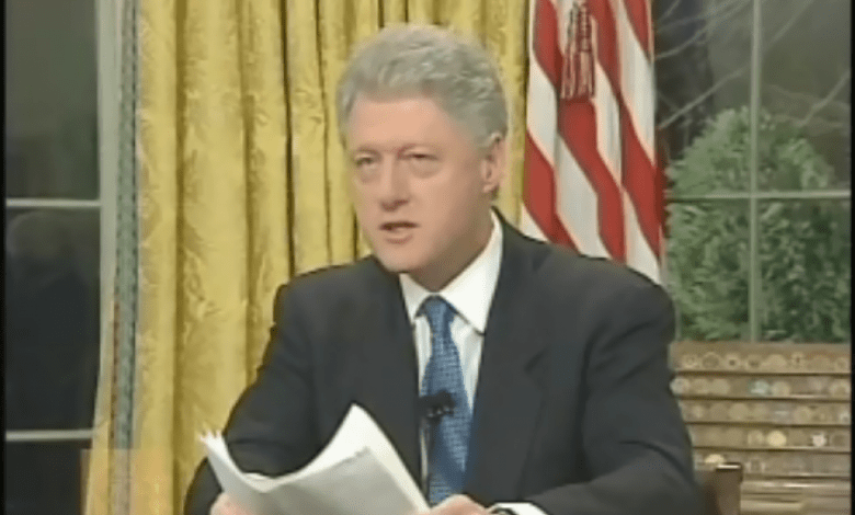 Fjalimi i Bill Clintonit për vrasjet në Kosovë pak para bombardimeve të NATO-s (VIDEO) Fjalimi i Bill Clintonit për vrasjet në Kosovë pak para bombardimeve të NATO-s (VIDEO)