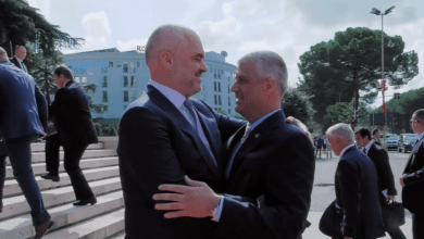 Thaçi: Jemi vëllezër, nuk tradhtoj as Shqipërinë, as Kosovën Thaçi: Jemi vëllezër, nuk tradhtoj as Shqipërinë, as Kosovën
