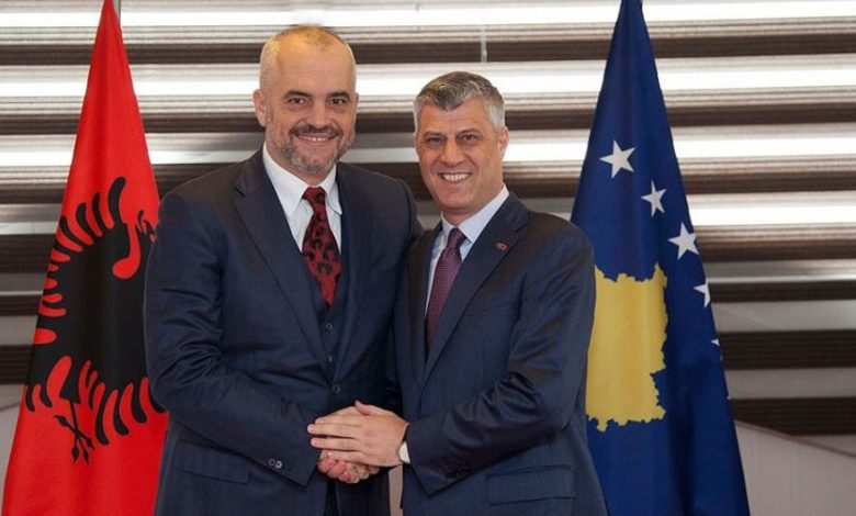 Thaçi ftesë Ramës: Të heqim kufirin dhe doganën mes Shqipërisë dhe Kosovës Thaçi ftesë Ramës: Të heqim kufirin dhe doganën mes Shqipërisë dhe Kosovës