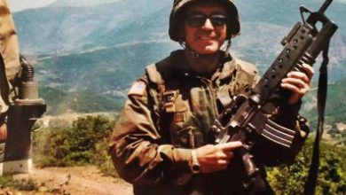 Ky është shqiptari i suksesshëm me uniformë amerikane të NATO-së në SHBA Ky është shqiptari i suksesshëm me uniformë amerikane të NATO-së në SHBA