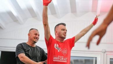 Mposhti tri herë kancerin, boksieri Shqiptar është shembull për të sëmurët e tjerë Mposhti tri herë kancerin, boksieri Shqiptar është shembull për të sëmurët e tjerë
