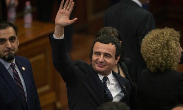 Albin Kurti zyrtarisht kryeministër i Kosovës, Kuvendi miraton me 67 vota PRO qeverinë e re