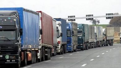 Serbia bllokon kamionët me mallra, me destinacion Kosovën Serbia bllokon kamionët me mallra, me destinacion Kosovën