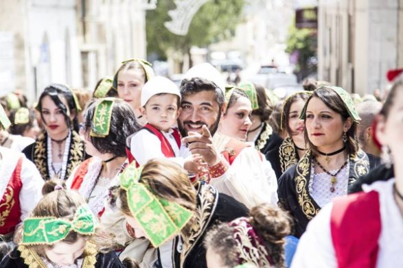 Shqipja standarde – letërnjoftim për të gjithë shqiptarët