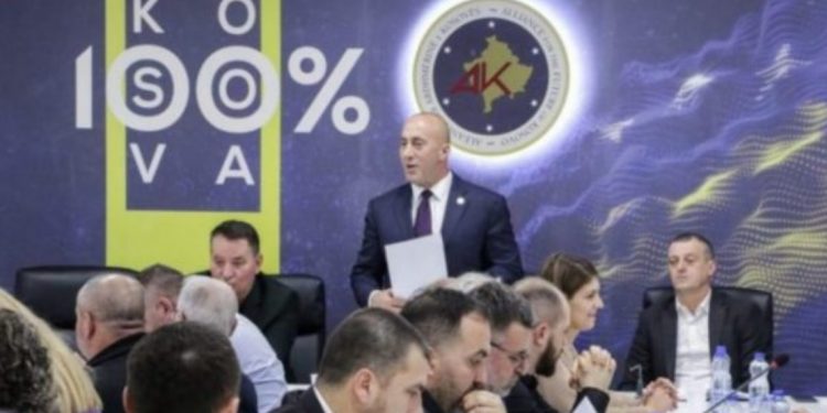Sot nënshkruhet marrëveshja për koalicionin e qeverisë së Kosovës, Haradinaj mbledh partinë Sot nënshkruhet marrëveshja për koalicionin e qeverisë së Kosovës, Haradinaj mbledh partinë