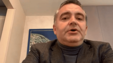 Klosi: Nëse gjërat shkojnë siç duhet, në fund të majit vijnë charter-at e parë me turistë. Do ketë rregulla strikte