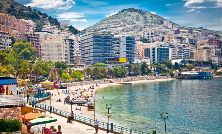 “Turizmi do të jetë ‘doktor Pipero’ që do qetësojë ekonominë”/ Klosi: Industria turistike do rikthehet…
