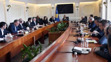 Thaçi nis takimet me partitë pa Kurtin: Jo zgjedhje të reja Thaçi nis takimet me partitë pa Kurtin: Jo zgjedhje të reja
