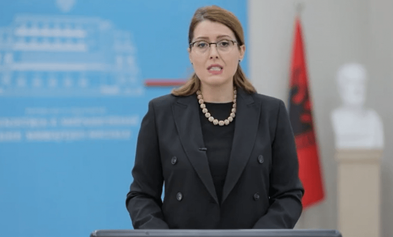 Shpërthimi i rasteve me koronavirus, ministrja bën thirrjen e rëndësishme për qytetarët