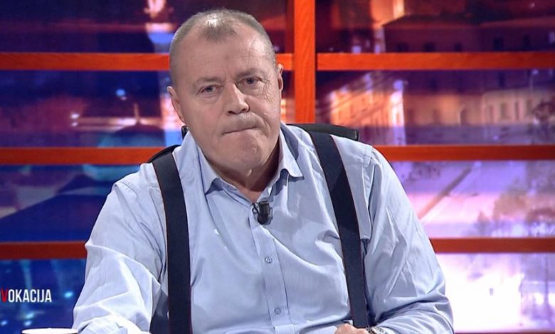 Mustafa Nano: Albin Kurti u godit pas shpine, por Kushtetuta e thotë qartë çfarë duhet bërë Mustafa Nano: Albin Kurti u godit pas shpine, por Kushtetuta e thotë qartë çfarë duhet bërë