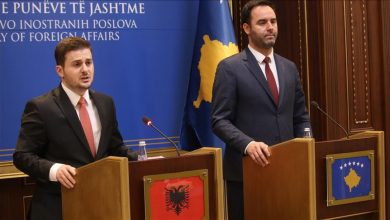 Tre marrëveshje të reja me Kosovën, Cakaj nënshkruan me Konjufcën dhe Rekën
