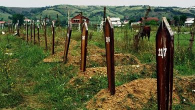 INVESTIGIMI/ Masakra e Mejës: Provat tregojnë se roli i përfshirjes së oficerëve serbë në masakër u shpërfill