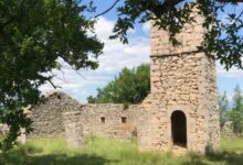 Natyrë, histori dhe traditë, markohen shtigjet turistike në malin e Rrencit në Lezhë Natyrë, histori dhe traditë, markohen shtigjet turistike në malin e Rrencit në Lezhë