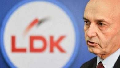 Kushtetuesja pezulloi dekretin për forminin e qeverisë, reagon LDK: E respektojmë vendimin, por qeverinë do ta bëjmë Kushtetuesja pezulloi dekretin për forminin e qeverisë, reagon LDK: E respektojmë vendimin, por qeverinë do ta bëjmë