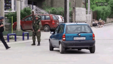 VIDEO/ Lufta në Kumanovë, Vuçiç dërgoi 500 forca ushtarake në kufirin Serbi-Maqedoni VIDEO/ Lufta në Kumanovë, Vuçiç dërgoi 500 forca ushtarake në kufirin Serbi-Maqedoni