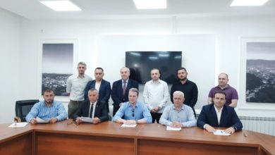 Zgjedhjet parlamentare në Serbi, liderët e pesë partive shqiptare në Preshevë bëhen bashkë