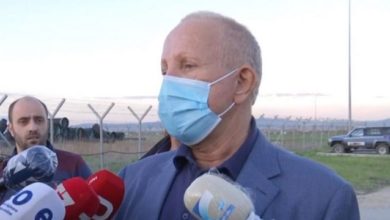 “Më jepni leje, dua të iki në Zvicër me avionin tim…”, Pacolli mbetet në mes të rrugës “Më jepni leje, dua të iki në Zvicër me avionin tim…”, Pacolli mbetet në mes të rrugës