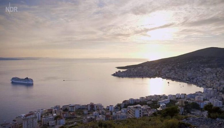 Nga plazhet falas tek ulja e çmimve, Saranda perla ideale për të kaluar pushimet verore Nga plazhet falas tek ulja e çmimve, Saranda perla ideale për të kaluar pushimet verore