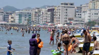 Nis hapja graduale me Kosovën, pushuesit mund të hyjnë në Shqipëri në Qershor Nis hapja graduale me Kosovën, pushuesit mund të hyjnë në Shqipëri në Qershor