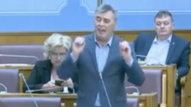 VIDEO/ Deputeti serb i parlamentit malazez, shpërthime anti-shqiptare: S’mund t’jua lëmë muslimanëve Malin e Zi VIDEO/ Deputeti serb i parlamentit malazez, shpërthime anti-shqiptare: S’mund t’jua lëmë muslimanëve Malin e Zi