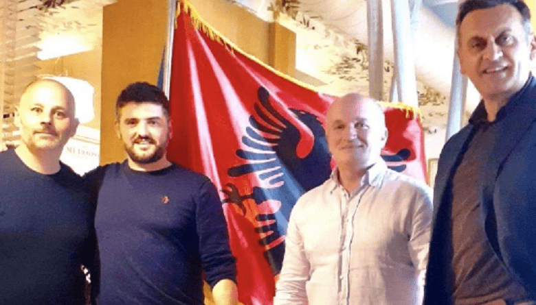 “Kërkojmë nga autoritetet e Shkupit ta rikthejnë lavdinë e nëpërkëmbur të Nënës Terezë” “Kërkojmë nga autoritetet e Shkupit ta rikthejnë lavdinë e nëpërkëmbur të Nënës Terezë”