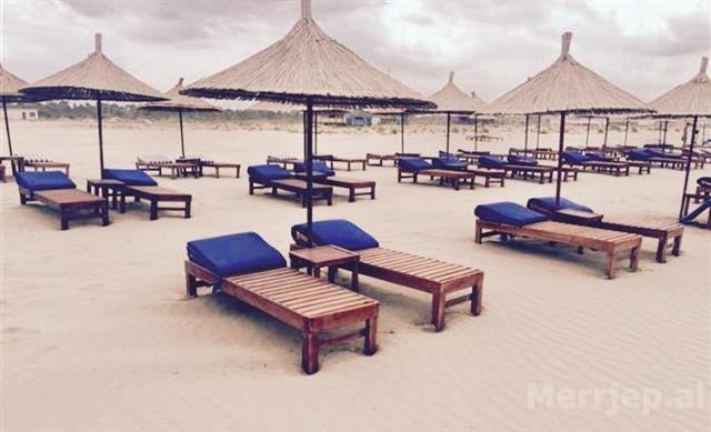 Klosi tregon si do vendosen shezllonet e plazheve: Turizimi me destinacione të përcaktuara Klosi tregon si do vendosen shezllonet e plazheve: Turizimi me destinacione të përcaktuara