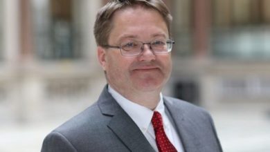 Ambasadori britanik thirrje politikës në Kosovë: Vendimet e Gjykatës Kushtetuese të respektohen nga të gjithë Ambasadori britanik thirrje politikës në Kosovë: Vendimet e Gjykatës Kushtetuese të respektohen nga të gjithë