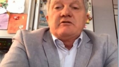 Zeka: Kurtin e shkatërruan këshilltarët e pacipë në Tiranë! Në Kosovë ka sinjale për luftë civile (VIDEO) Zeka: Kurtin e shkatërruan këshilltarët e pacipë në Tiranë! Në Kosovë ka sinjale për luftë civile (VIDEO)