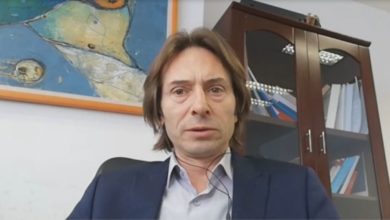 Ish këshilltari i Kurtit: Qeveria ‘Hoti’ antikushtetuese, marrëveshje pazari Thaçi-Grenell-Vuçiç Ish këshilltari i Kurtit: Qeveria ‘Hoti’ antikushtetuese, marrëveshje pazari Thaçi-Grenell-Vuçiç