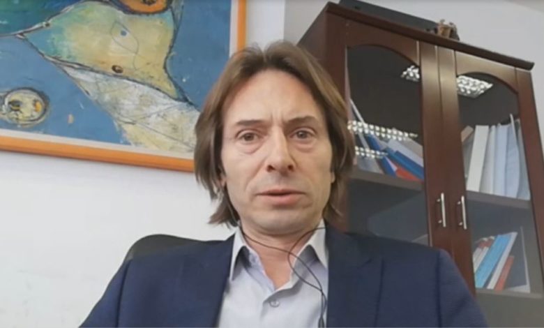 Ish këshilltari i Kurtit: Qeveria ‘Hoti’ antikushtetuese, marrëveshje pazari Thaçi-Grenell-Vuçiç Ish këshilltari i Kurtit: Qeveria ‘Hoti’ antikushtetuese, marrëveshje pazari Thaçi-Grenell-Vuçiç