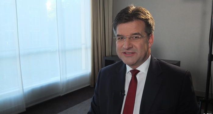 Zbardhen bisedat për rifillimin e dialogut Kosovë-Serbi/ Lajçak telefonon udhëheqësit kosovarë Zbardhen bisedat për rifillimin e dialogut Kosovë-Serbi/ Lajçak telefonon udhëheqësit kosovarë