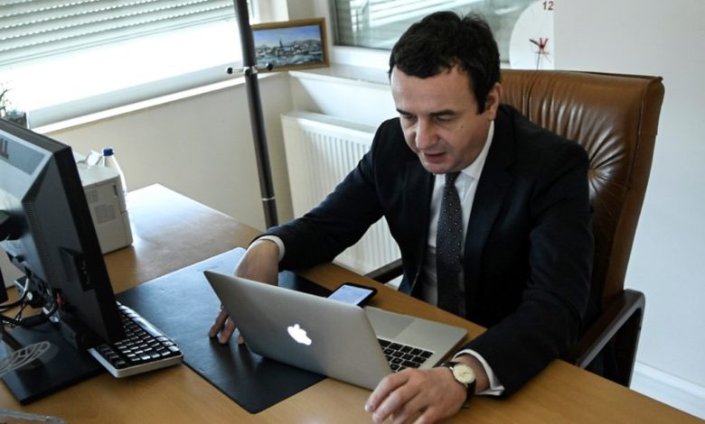 Karantinim një javor për shqiptarët. Ministria në Kosovë tregon pse mori këtë vendim Karantinim një javor për shqiptarët. Ministria në Kosovë tregon pse mori këtë vendim