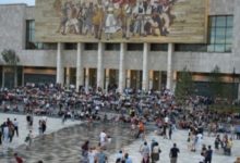 Revista franceze: Tirana një metropol i përshtatshëm për të gjithë udhëtarët, pse duhet ta vizitoni këtë vit