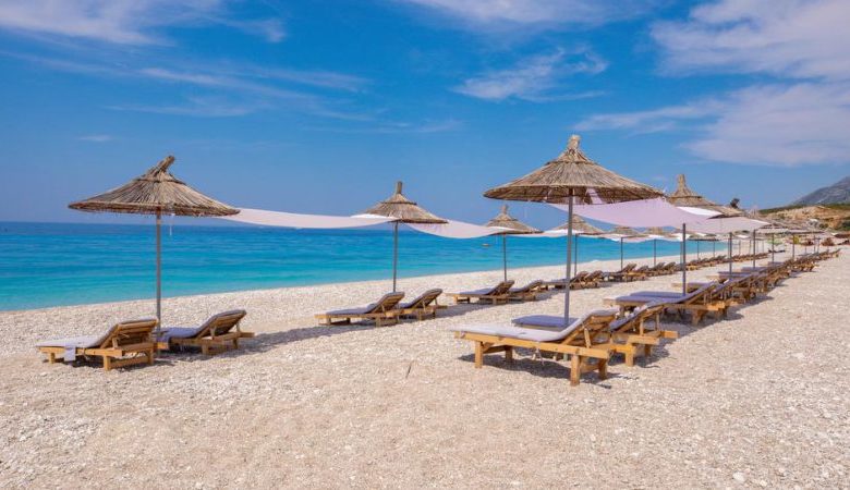 Si po e shohin turistët e huaj Shqipërinë; Operatorët turistikë kërkojnë bonus për pushuesit vendas Si po e shohin turistët e huaj Shqipërinë; Operatorët turistikë kërkojnë bonus për pushuesit vendas