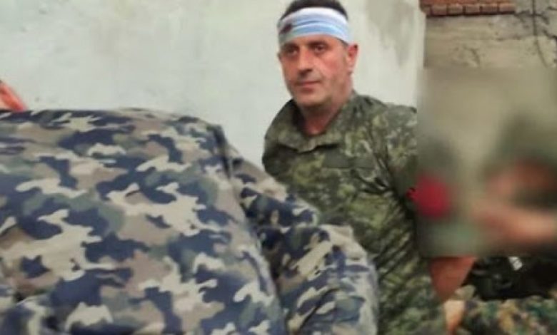 VIDEO/ Si hynë ish ushtarët e UÇK-së në lagjen e Trimave në Kumanovë dhe kush i survejonte VIDEO/ Si hynë ish ushtarët e UÇK-së në lagjen e Trimave në Kumanovë dhe kush i survejonte
