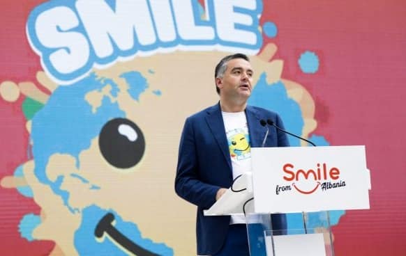 Reklama e turpit që i kushtoi Shqipërisë 1.4 milionë euro Reklama e turpit që i kushtoi Shqipërisë 1.4 milionë euro