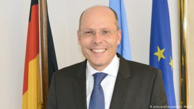 “Jo marrëveshje të pista!” Gjermania porosi kryeministrit të Kosovës për dialogun me Serbinë në Uashington “Jo marrëveshje të pista!” Gjermania porosi kryeministrit të Kosovës për dialogun me Serbinë në Uashington