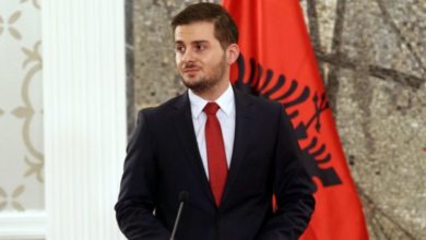 Dha dorëheqjen si ministër i Jashtëm, Gent Cakajt i vjen direkt ftesa nga vendlindja: Mund të vijë tek ne, derën e ka të hapur Dha dorëheqjen si ministër i Jashtëm, Gent Cakajt i vjen direkt ftesa nga vendlindja: Mund të vijë tek ne, derën e ka të hapur