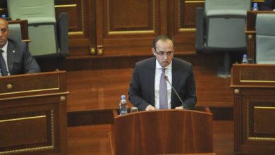 Hoti në Kuvend për dialogun në Bruksel: Asnjë zotim pa na pranuar njohjen Serbia Hoti në Kuvend për dialogun në Bruksel: Asnjë zotim pa na pranuar njohjen Serbia