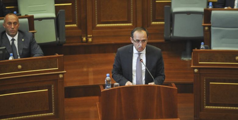 Hoti në Kuvend për dialogun në Bruksel: Asnjë zotim pa na pranuar njohjen Serbia Hoti në Kuvend për dialogun në Bruksel: Asnjë zotim pa na pranuar njohjen Serbia
